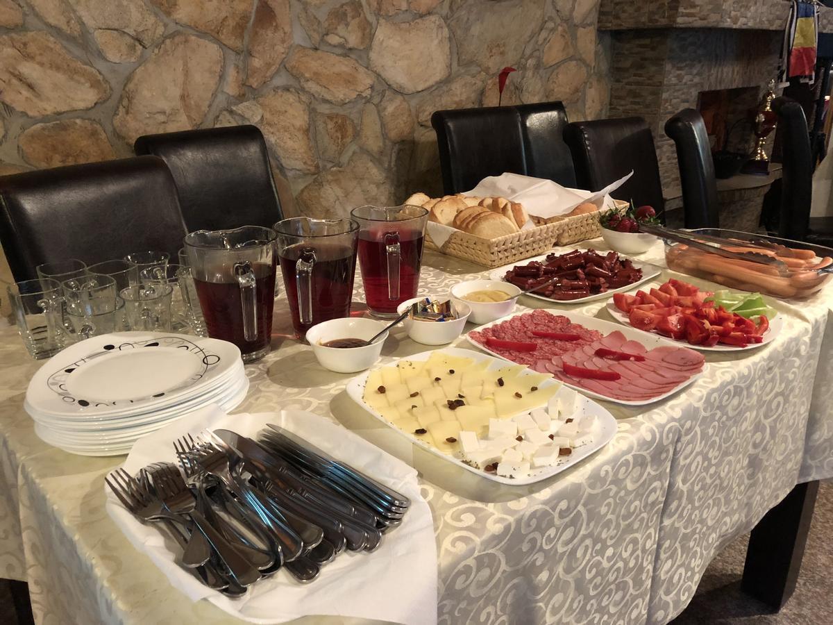 Cabana Bradul Rodna Esterno foto